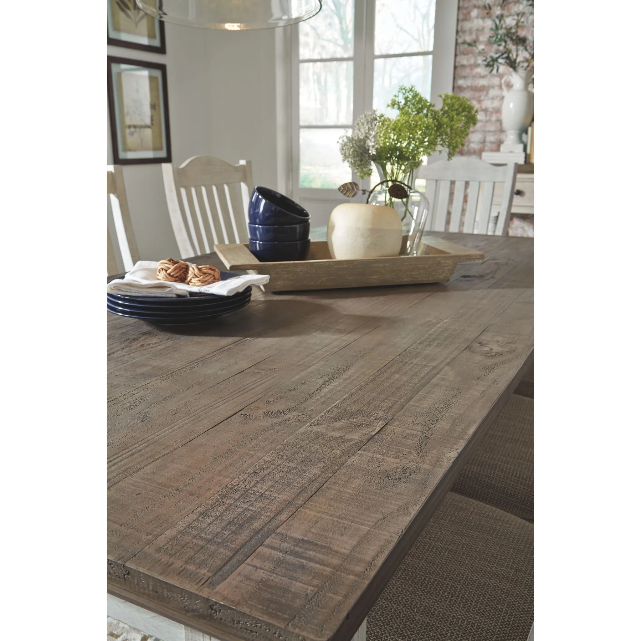 Havalance-Exclusive Dining Table