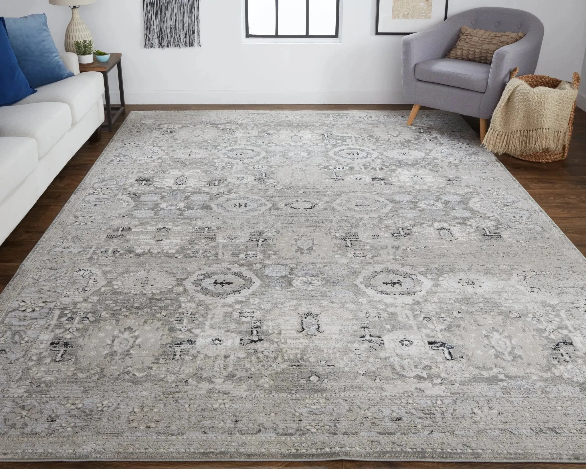 Macklaine MCK39FUF Beige/Silver Rug
