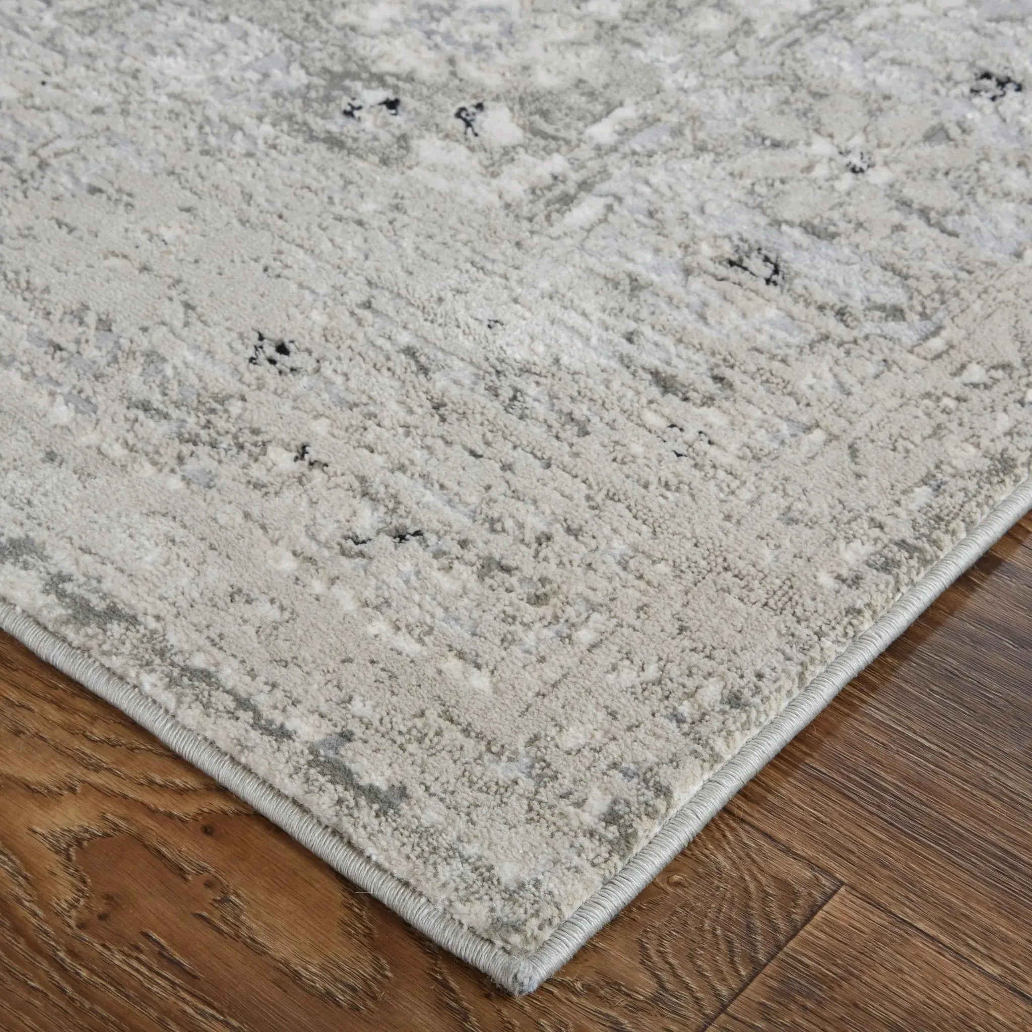 Macklaine MCK39FUF Beige/Silver Rug