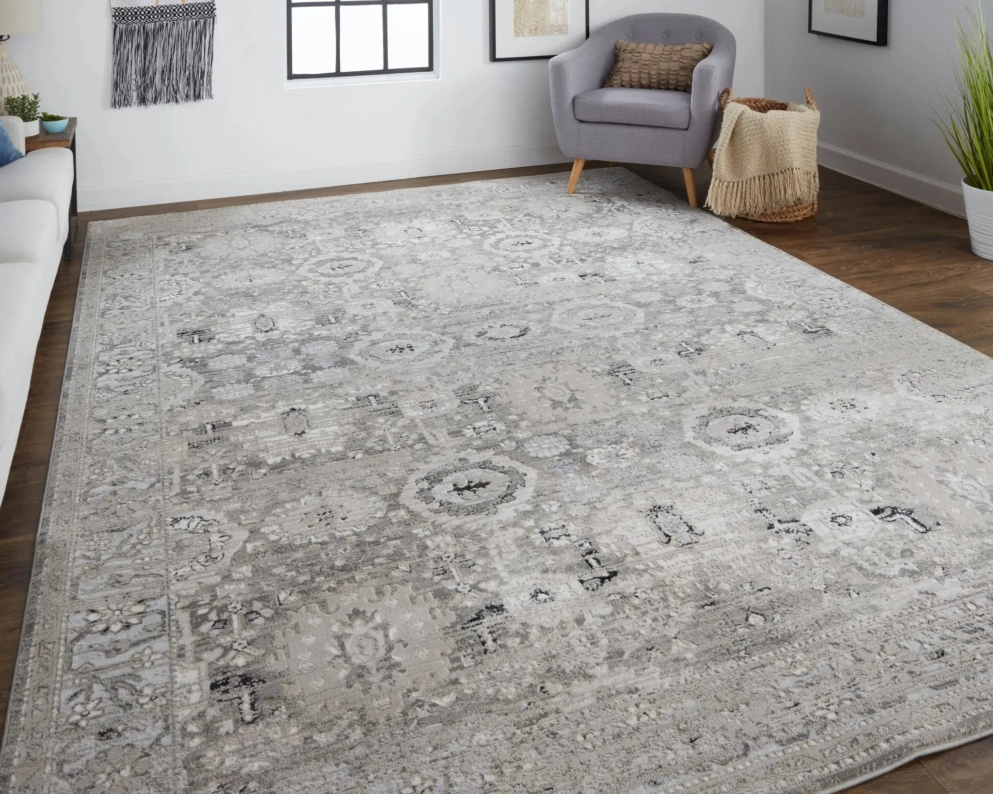 Macklaine MCK39FUF Beige/Silver Rug