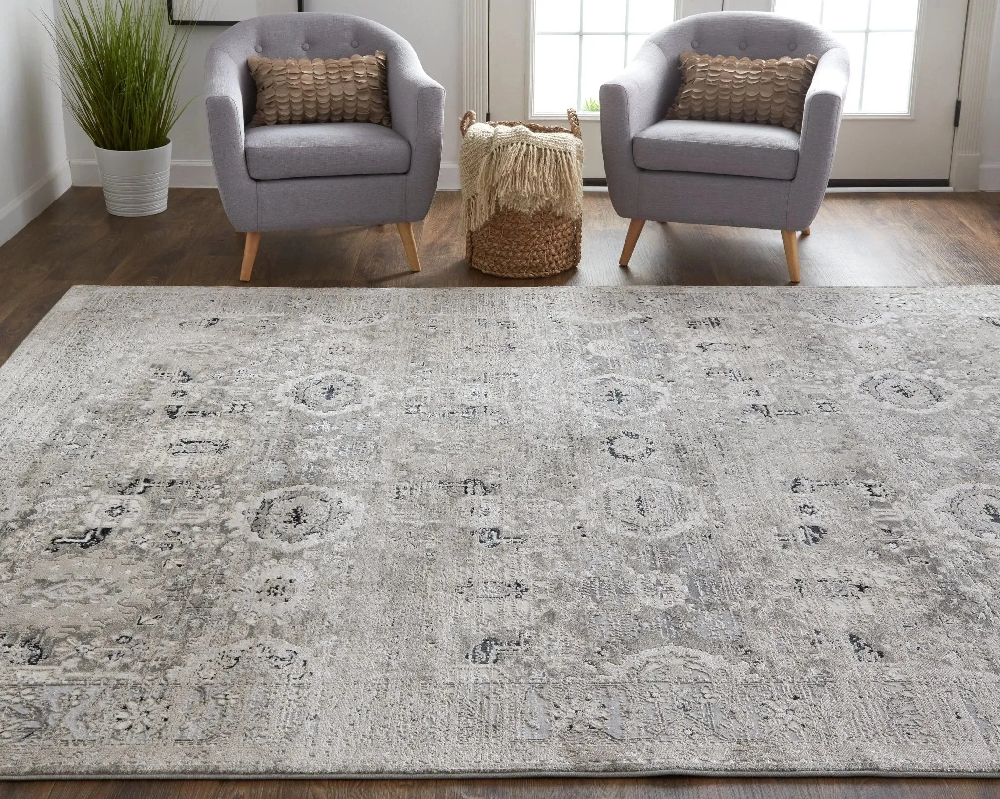 Macklaine MCK39FUF Beige/Silver Rug